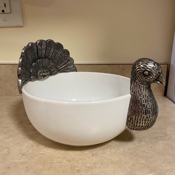 π¦White Ceramic Bowl with Silver Turkey Designπ¦ Pier 1 Imports - Picture 2 of 5